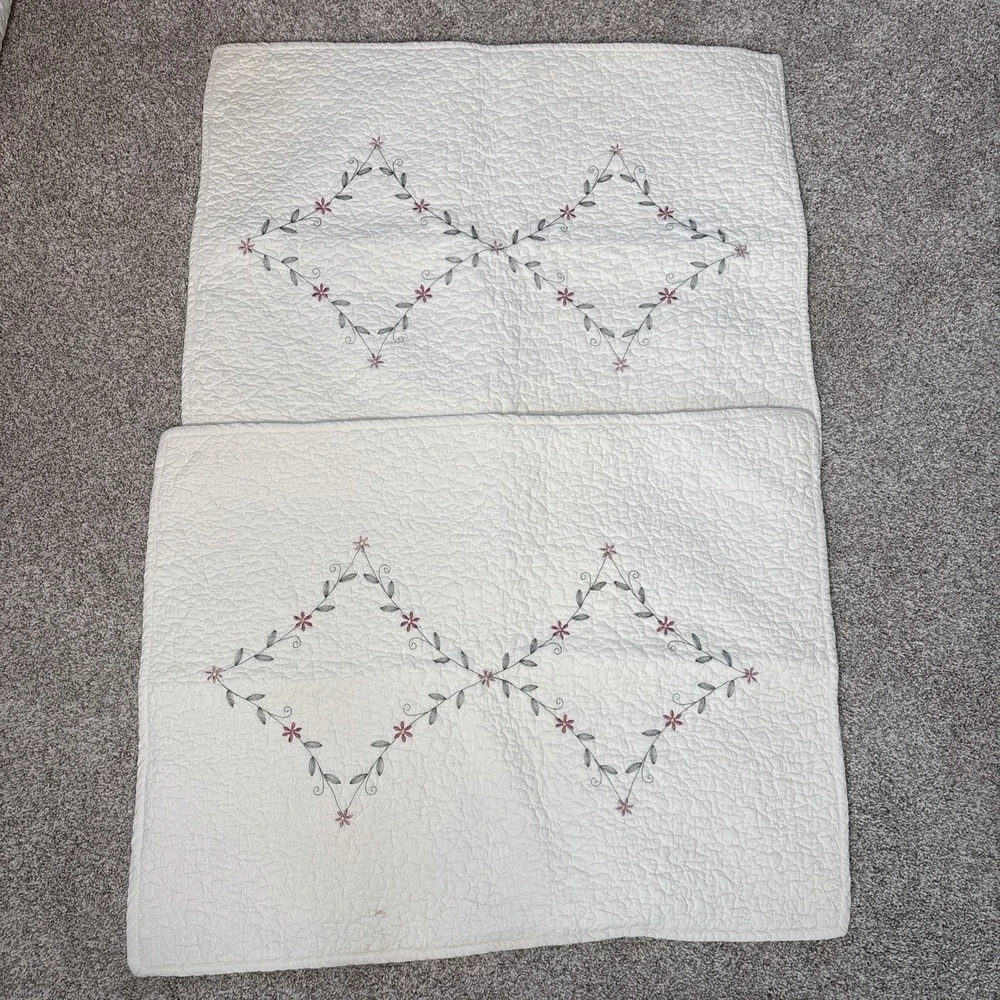 2 Vtg Shabby Chic Embroidered Pillow Sham Cream Quilted Floral Vine Cottagecore